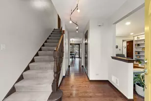 1336 Chestnut Ridge Dr, Naperville, IL 60540 - Photo 3