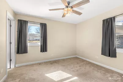 107 W Streamwood Boulevard, Streamwood, IL 60107 - Photo 7