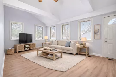 27W347 Washington Avenue, Winfield, IL 60190 - Photo 5