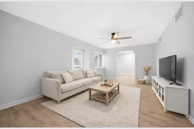 27W347 Washington Avenue, Winfield, IL 60190 - Photo 7