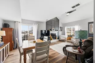 1424 Root St, Crest Hill, IL 60403 - Photo 9