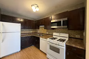 380 Pierce Ct, Vernon Hills, IL 60061 - Photo 7