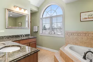 159 E Edgemont Ln, Park Ridge, IL 60068 - Photo 17