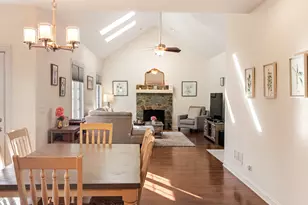 159 E Edgemont Ln, Park Ridge, IL 60068 - Photo 7