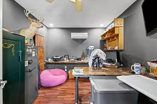 1095 Eastview Dr, Paxton, IL 60957 - Photo 15