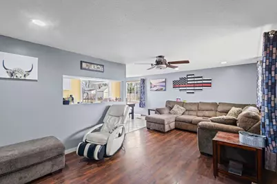 1095 Eastview Drive, Paxton, IL 60957 - Photo 3