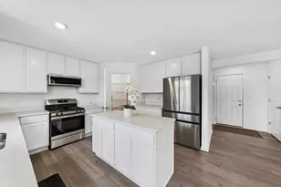 870 Mildred Dr, Marengo, IL 60152 - Photo 5