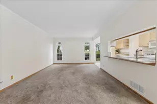 4620 Olmstead Dr, Hoffman Estates, IL 60192 - Photo 7