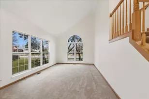 4620 Olmstead Dr, Hoffman Estates, IL 60192 - Photo 5