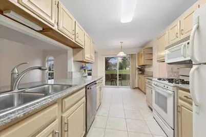 4620 Olmstead Drive, Hoffman Estates, IL 60192 - Photo 9