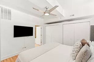 165 N Canal St, Chicago, IL 60606 - Photo 13