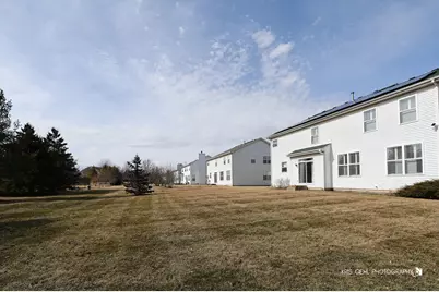 233 W Olmsted Lane, Round Lake, IL 60073 - Photo 3