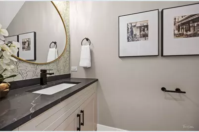 1642 W Wolfram Street, Chicago, IL 60657 - Photo 5