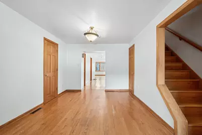 4104 N Claremont Avenue, Chicago, IL 60618 - Photo 7