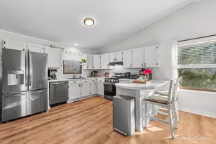 117 SW Benedict Dr, Poplar Grove, IL 61065 - Photo 7