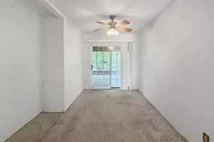 1305 S Prairie Ave, Freeport, IL 61032 - Photo 9