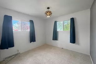 1305 S Prairie Ave, Freeport, IL 61032 - Photo 7