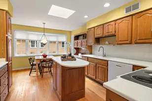 1107 W Francis Dr, Arlington Heights, IL 60005 - Photo 11