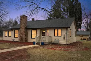 217 W Franklin St, Rockton, IL 61072 - Photo 1