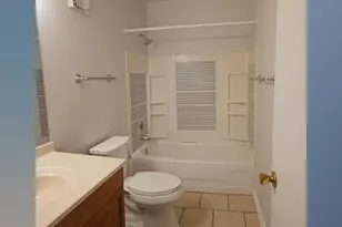 711 Tipperary Ct, Schaumburg, IL 60193 - Photo 7