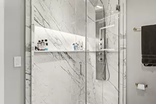 221 E Walton Pl, Chicago, IL 60611 - Photo 19