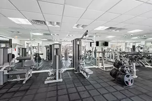 3930 N Pine Grove Ave, Chicago, IL 60613 - Photo 17