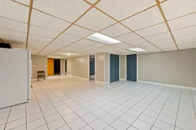 8729 W Summerdale Avenue, Chicago, IL 60656 - Photo 45