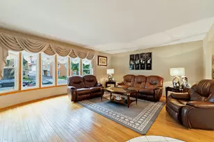 8729 W Summerdale Ave, Chicago, IL 60656 - Photo 5