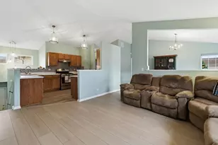 209 Nicole Dr, South Elgin, IL 60177 - Photo 7