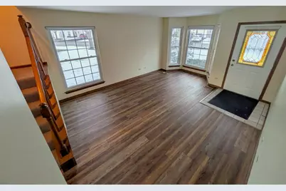 28 N Oltendorf Road #28, Streamwood, IL 60107 - Photo 3