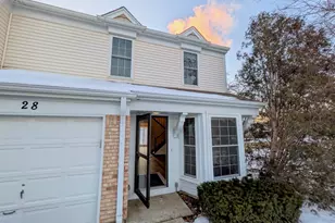 28 N Oltendorf Rd, Streamwood, IL 60107 - Photo 1