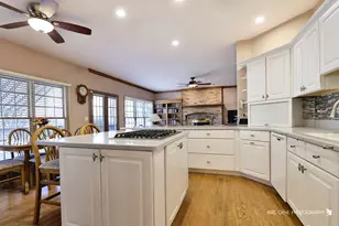 1283 Cranbrook Cir, Aurora, IL 60502 - Photo 7