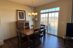 996 Como Cir, Hampshire, IL 60140 - Photo 5