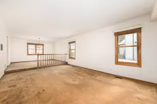 400 Green River Ct, Schaumburg, IL 60194 - Photo 5