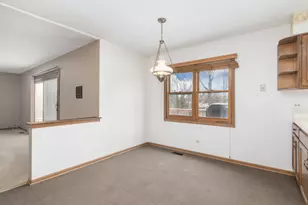 400 Green River Ct, Schaumburg, IL 60194 - Photo 11