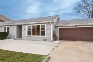 6759 W 91st St, Oak Lawn, IL 60453 - Photo 1