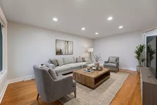 9747 S Harvard Ave, Chicago, IL 60628 - Photo 3