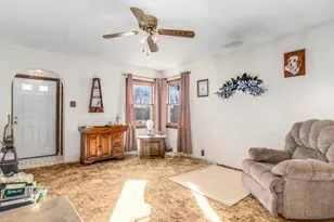 17902 Locust St, Lansing, IL 60438 - Photo 5