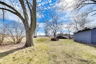14895 W Russell Rd, Zion, IL 60099 - Photo 19
