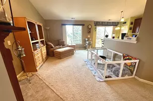 1053 Carrick Ln, McHenry, IL 60050 - Photo 7