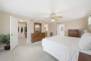 2830 Colonial Dr, Elgin, IL 60124 - Photo 17