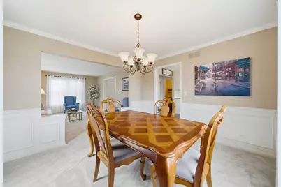 2830 Colonial Drive, Elgin, IL 60124 - Photo 11