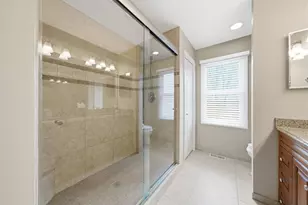 2830 Colonial Dr, Elgin, IL 60124 - Photo 19