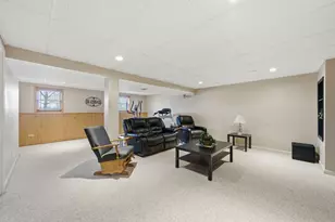 2830 Colonial Dr, Elgin, IL 60124 - Photo 25