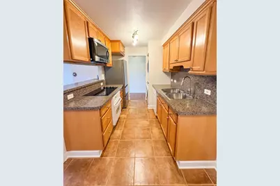 675 Grove Terrace #208, Elk Grove Village, IL 60007 - Photo 5