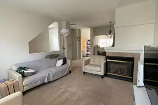 1040 N Claremont Dr, Palatine, IL 60074 - Photo 7