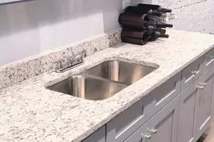 6210 S Eberhart Ave, Chicago, IL 60637 - Photo 3