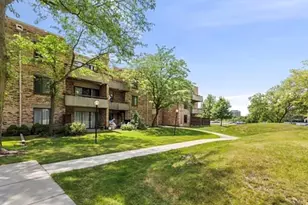 1912 Prairie Square, Schaumburg, IL 60173 - Photo 1