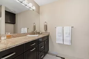 12 Thornwood Ct, Moline, IL 61265 - Photo 23