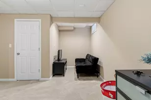 12 Thornwood Ct, Moline, IL 61265 - Photo 33